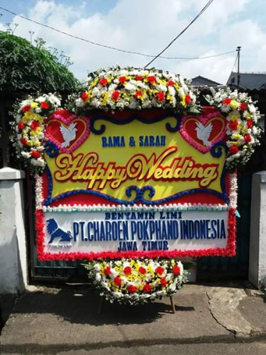 Karangan Bunga Pernikahan aula hotel luwansa palangkaraya